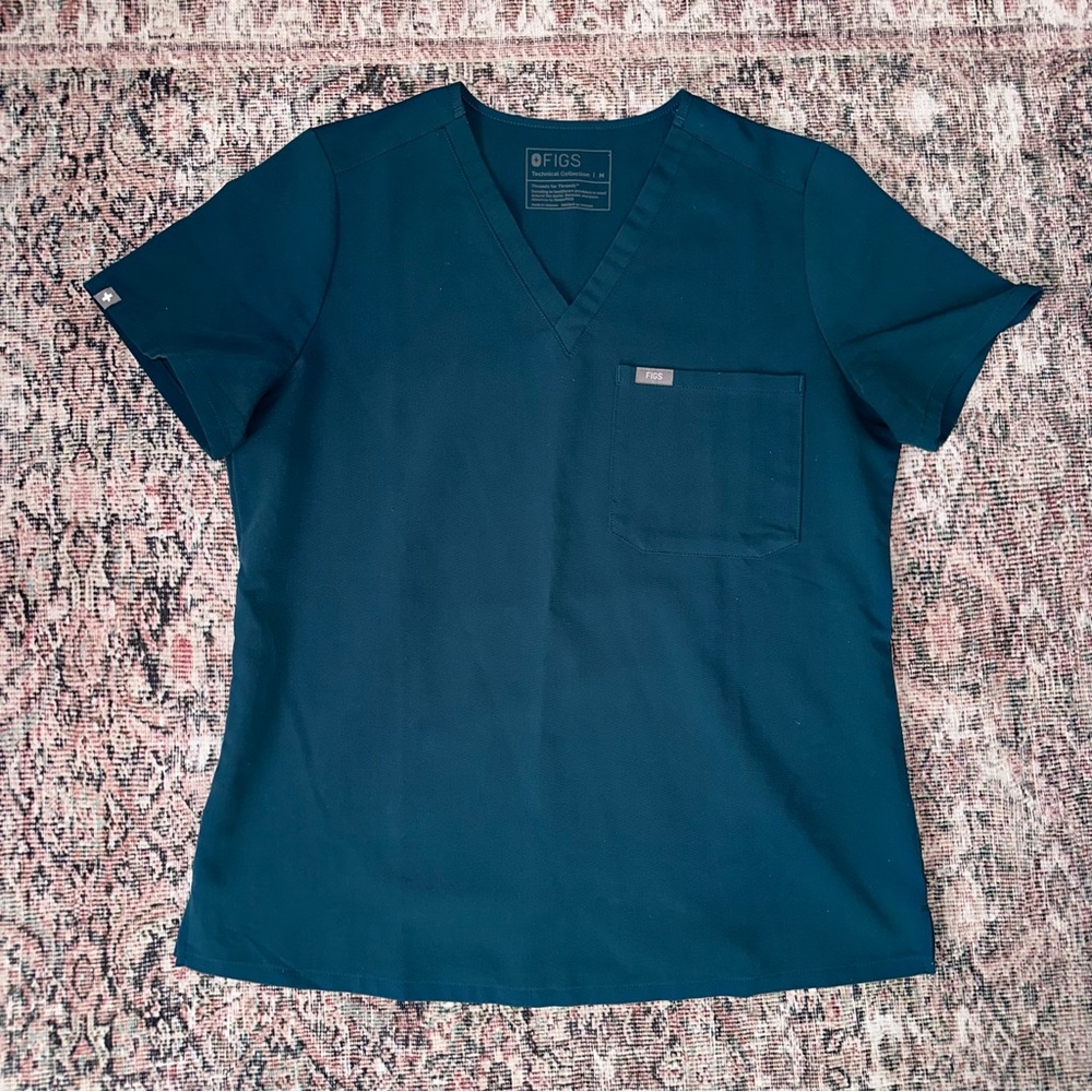 Figs Caribbean Blue Catarina One Pocket Scrub Top - Size Medium